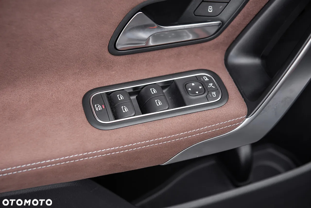 Mercedes-Benz CLA 220 4-Matic AMG Line 7G-DCT - 18