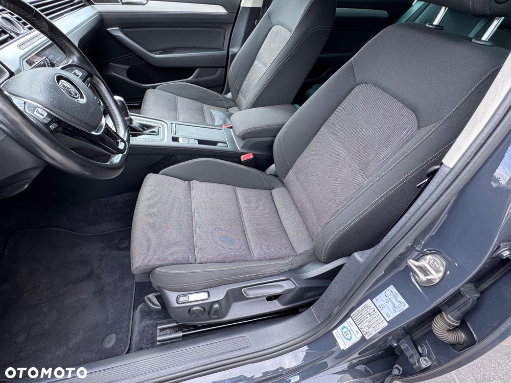 Volkswagen Passat 2.0 TDI (BlueMotion Technology) DSG Comfortline - 31