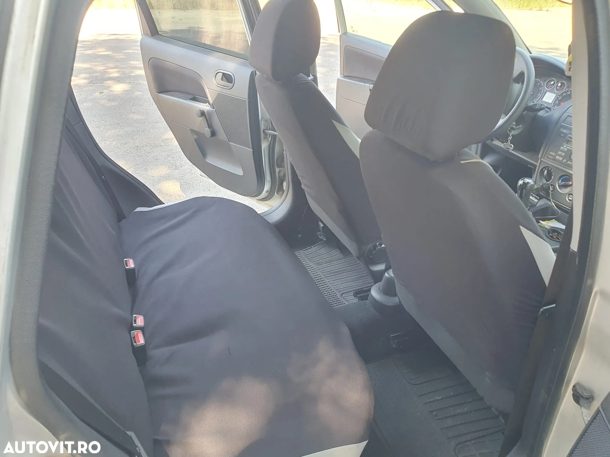 Ford Fiesta - 10