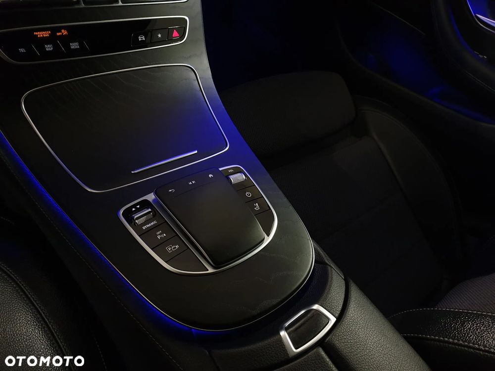 Mercedes-Benz Klasa E 300 de 4Matic 9G-TRONIC AMG Line - 33