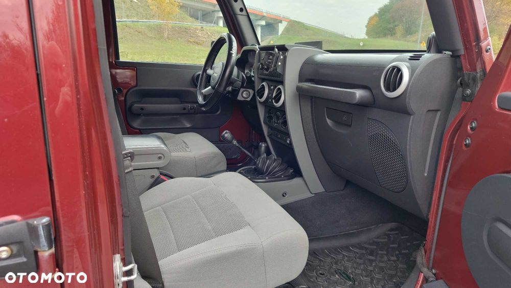 Jeep Wrangler - 8