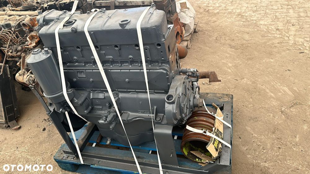 Mercedes OM352 claas Dominator silnik słupek części Głowica - 4