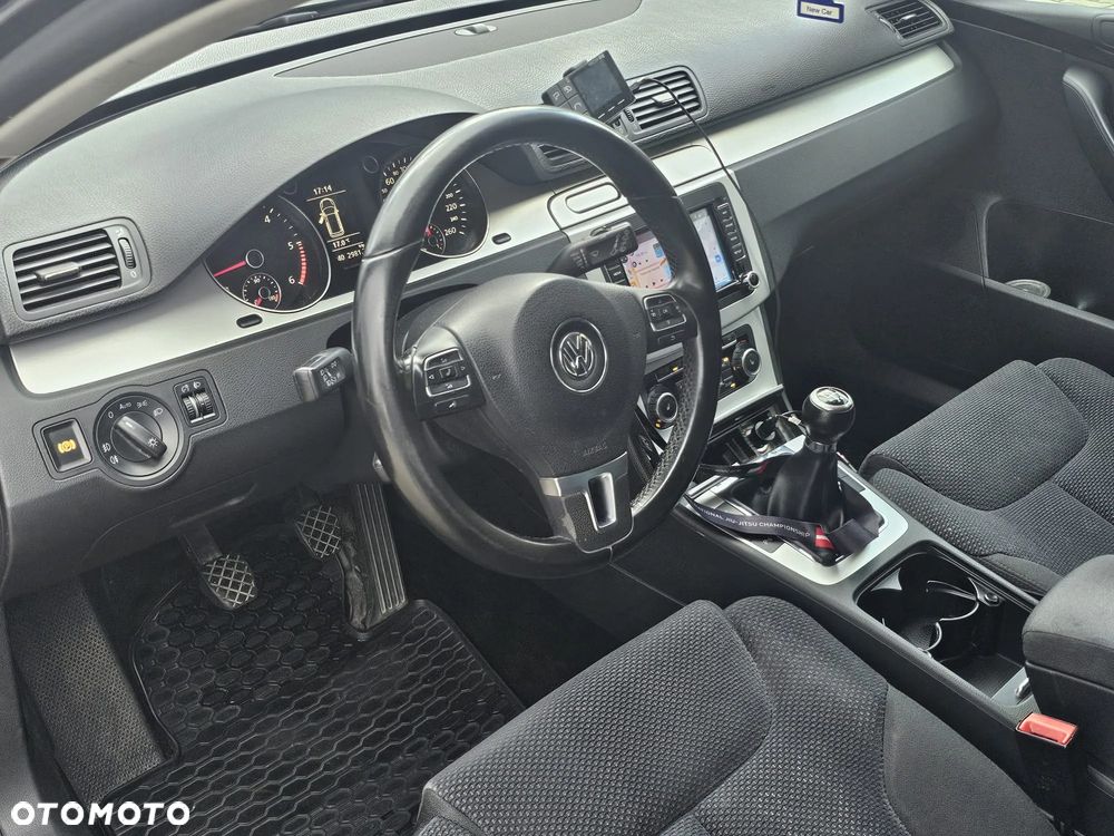 Volkswagen Passat 2.0 TDI DPF Comfortline - 9