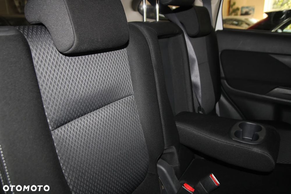 Mitsubishi Outlander 2.0 Intense 4WD CVT - 26