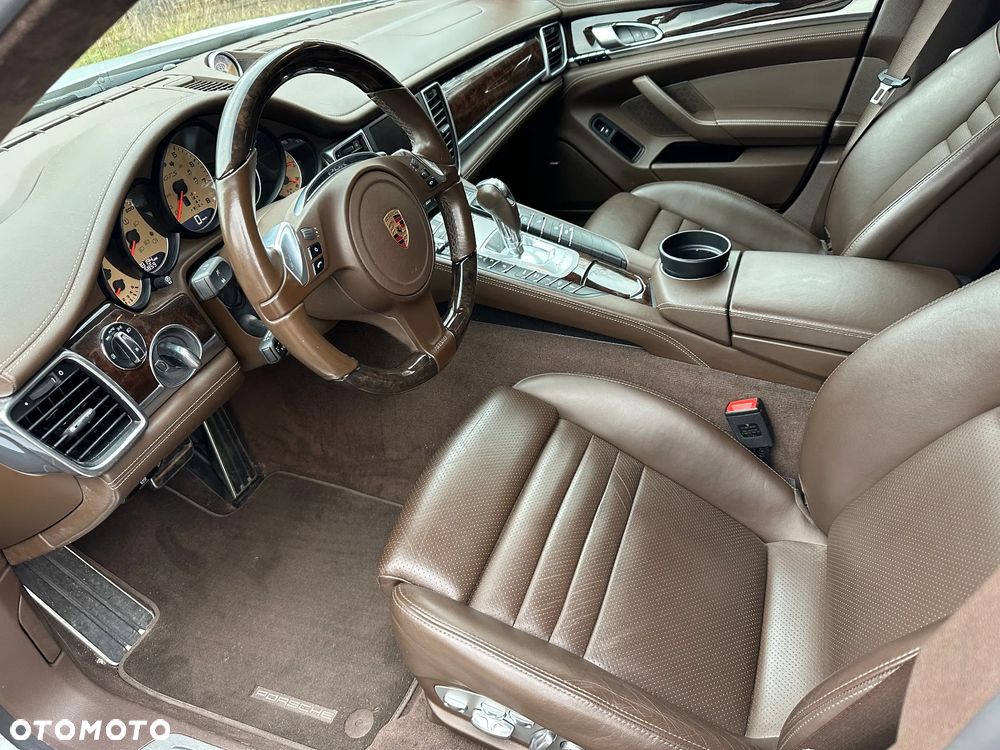Porsche Panamera GTS PDK - 19