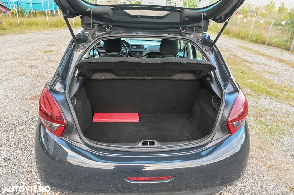 Peugeot 208 82 PureTech Style - 24