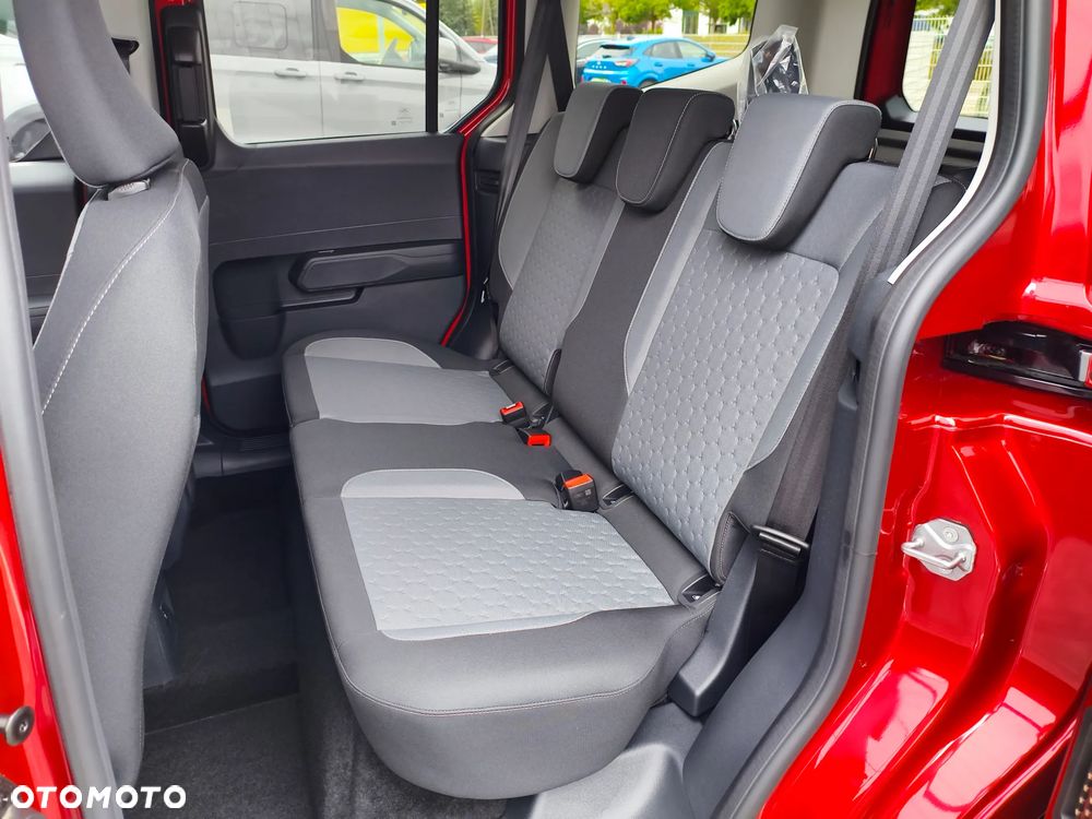 Ford Tourneo Courier 1.0 EcoBoost Titanium - 24