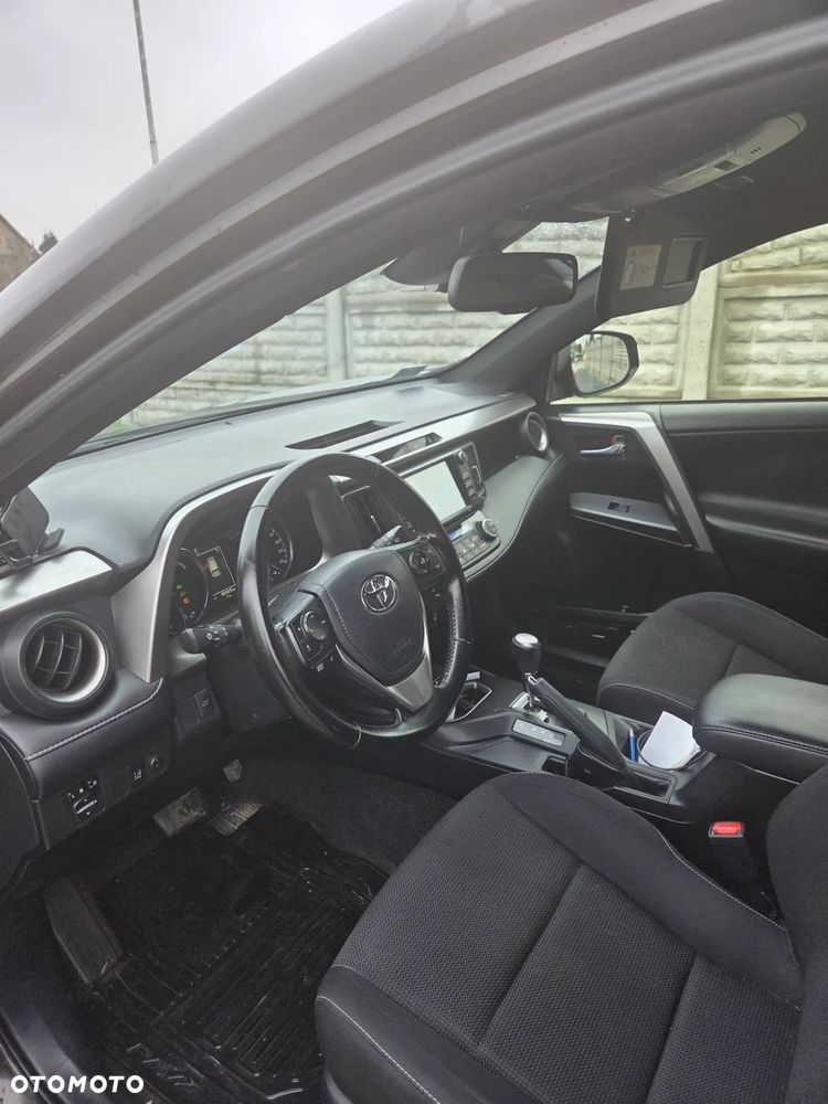 Toyota RAV4 Hybrid Premium 4x2 - 6