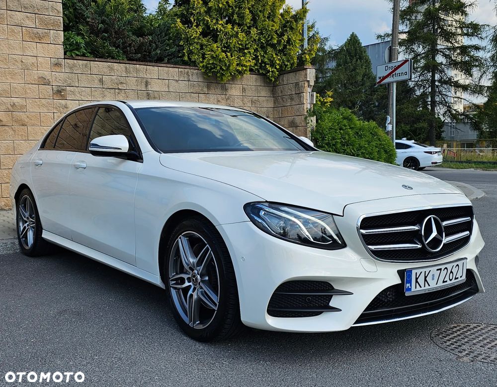 Mercedes-Benz Klasa E 200 9G-TRONIC AMG Line - 2
