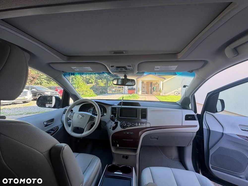 Toyota Sienna 3.5 V6 XLE AWD - 14