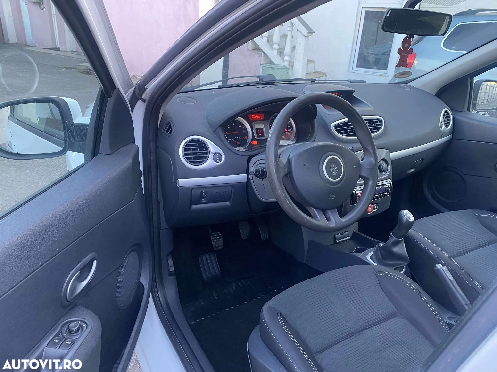 Renault Clio III 1.5dCi Dynamique - 6