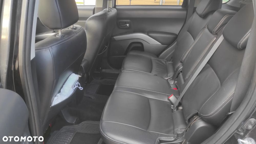 Mitsubishi Outlander 2.2 DI-D 4WD Instyle - 12