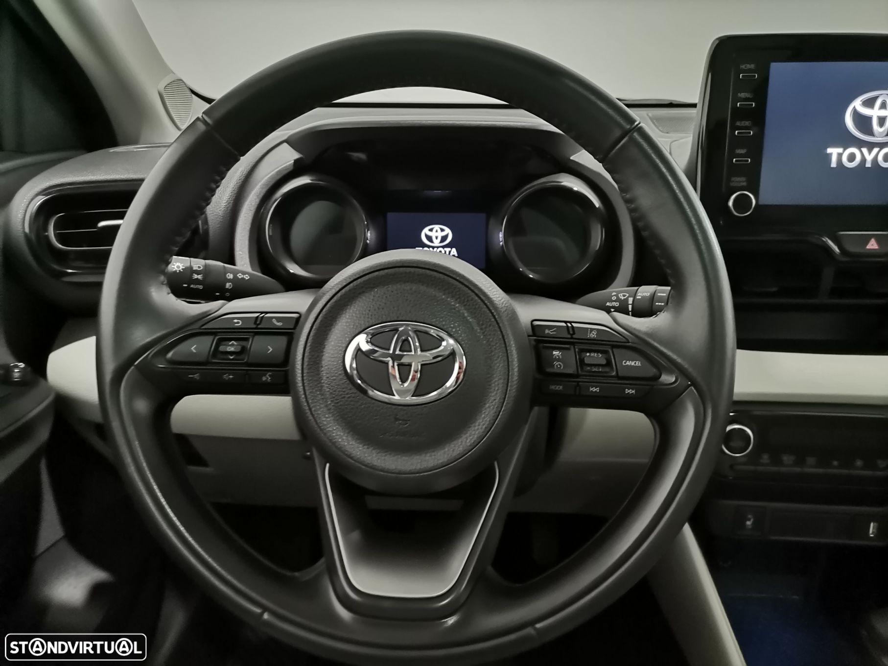 Toyota Yaris - 22