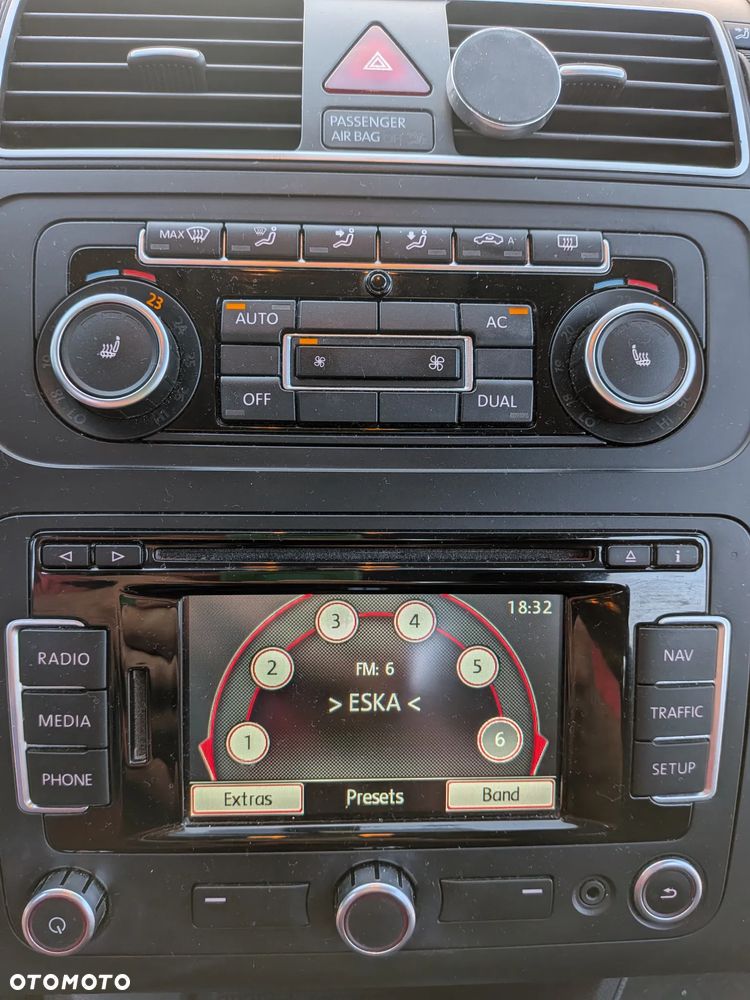 Volkswagen Touran - 20