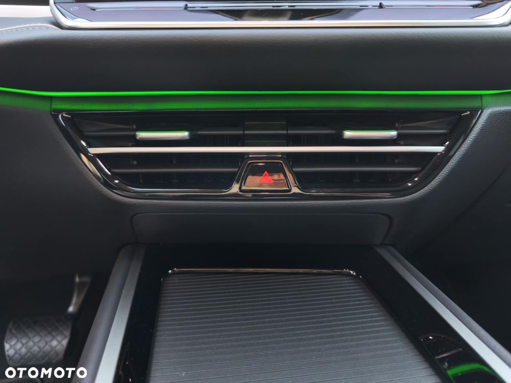 Volkswagen Passat 2.0 TDI SCR DSG Elegance - 30