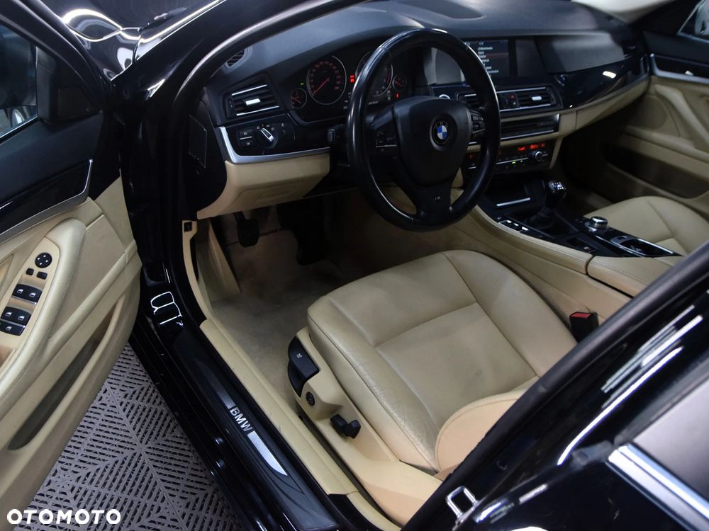 BMW Seria 5 520d - 13