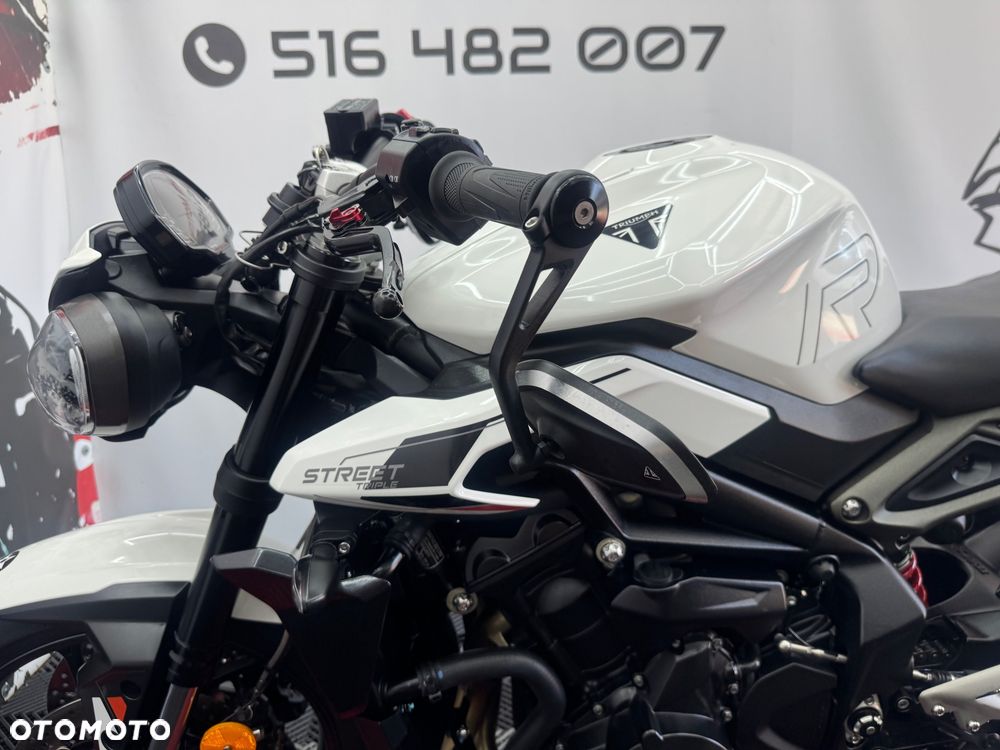 Triumph Street Triple - 13