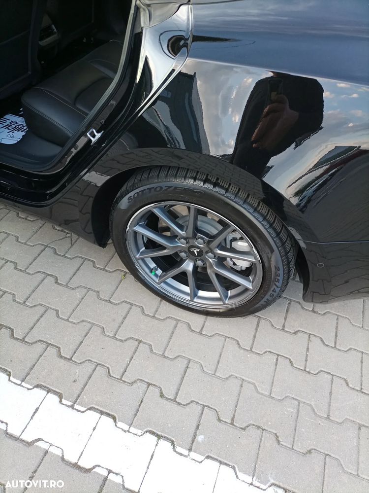 Tesla Model 3 - 14