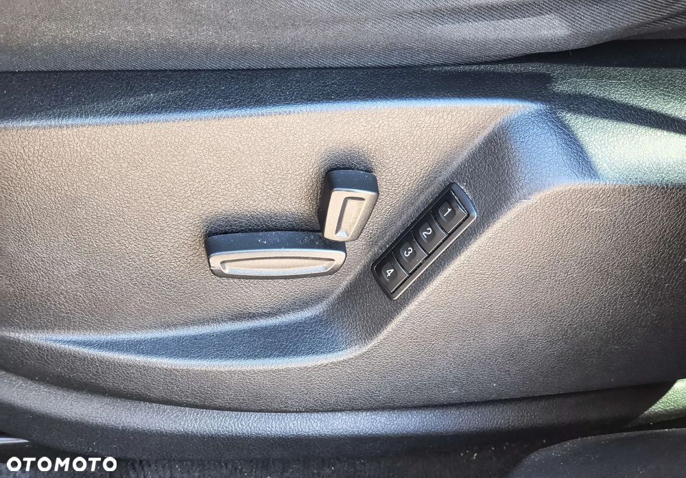 Ford S-Max 2.0 TDCi DPF Titanium - 18