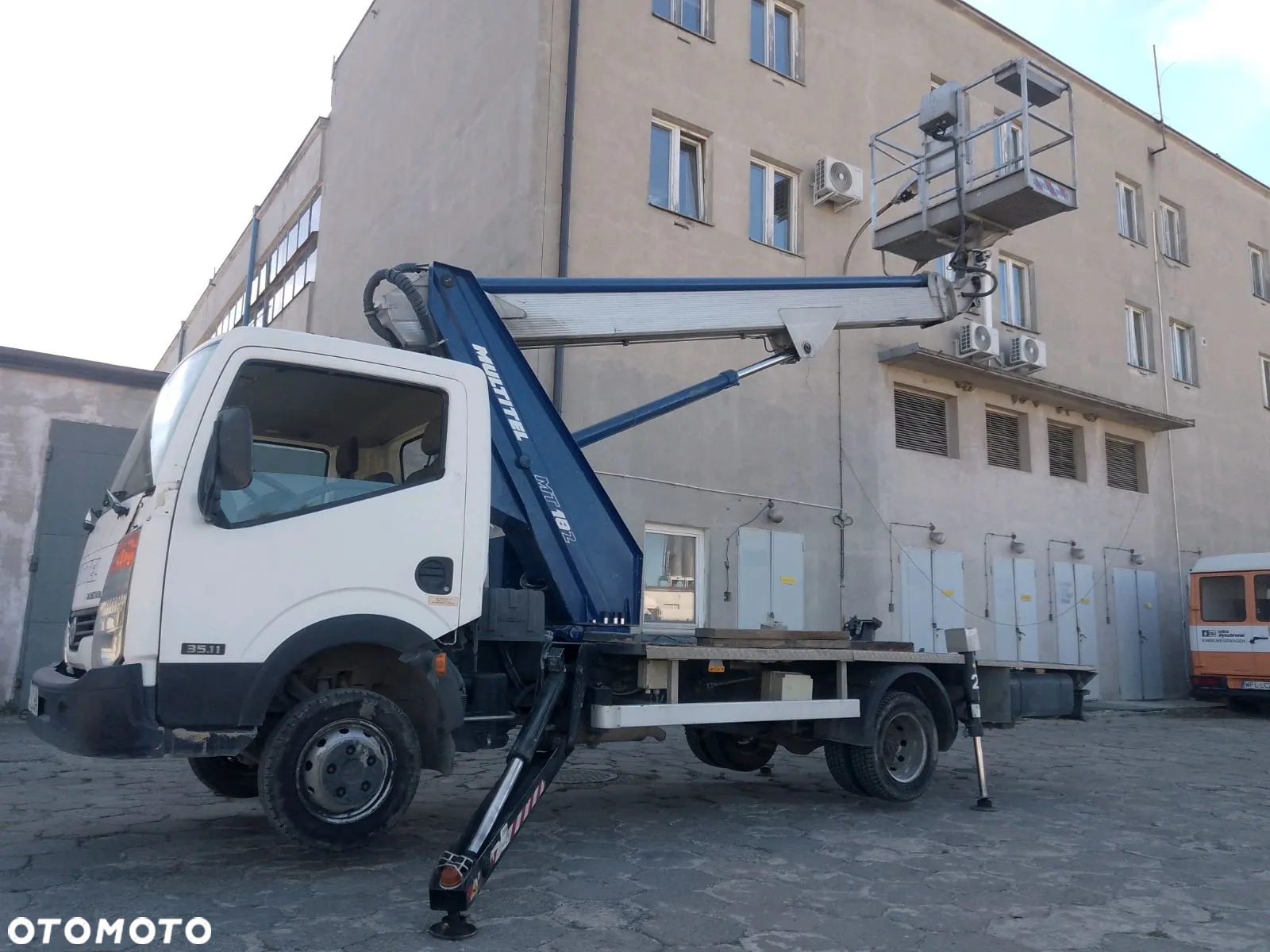 Nissan Cabstar - 3