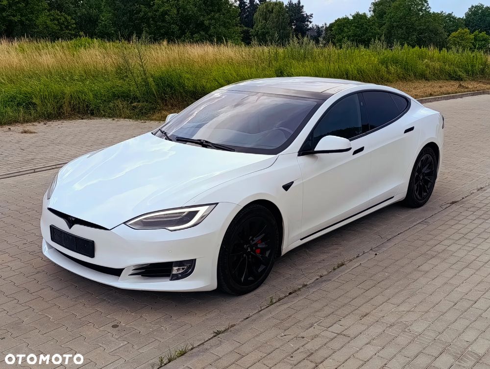 Tesla Model S - 9