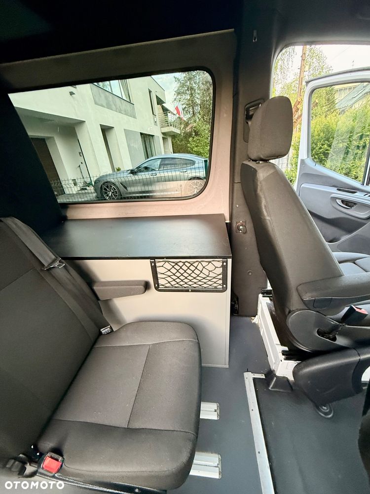 Mercedes-Benz Sprinter - 16