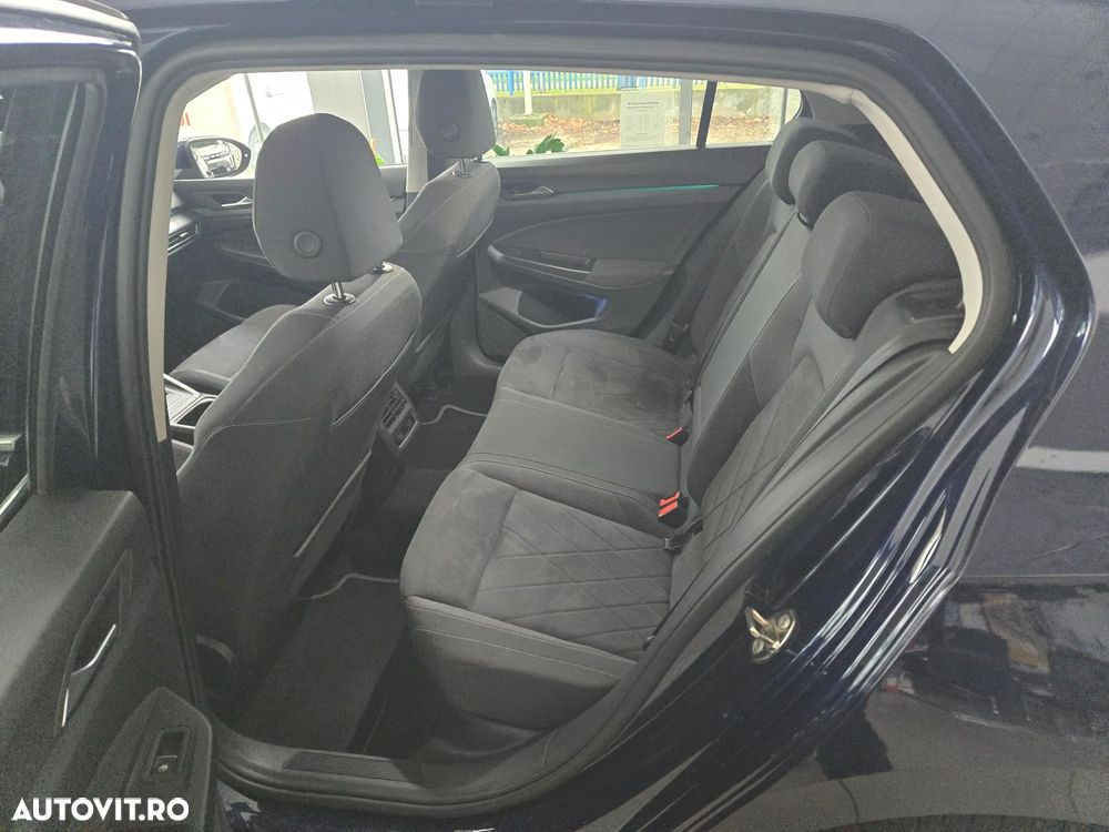 Volkswagen Golf 1.5 eTSI ACT DSG MHEV Style - 9