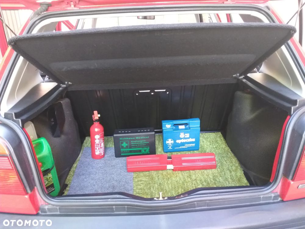 Volkswagen Golf - 16