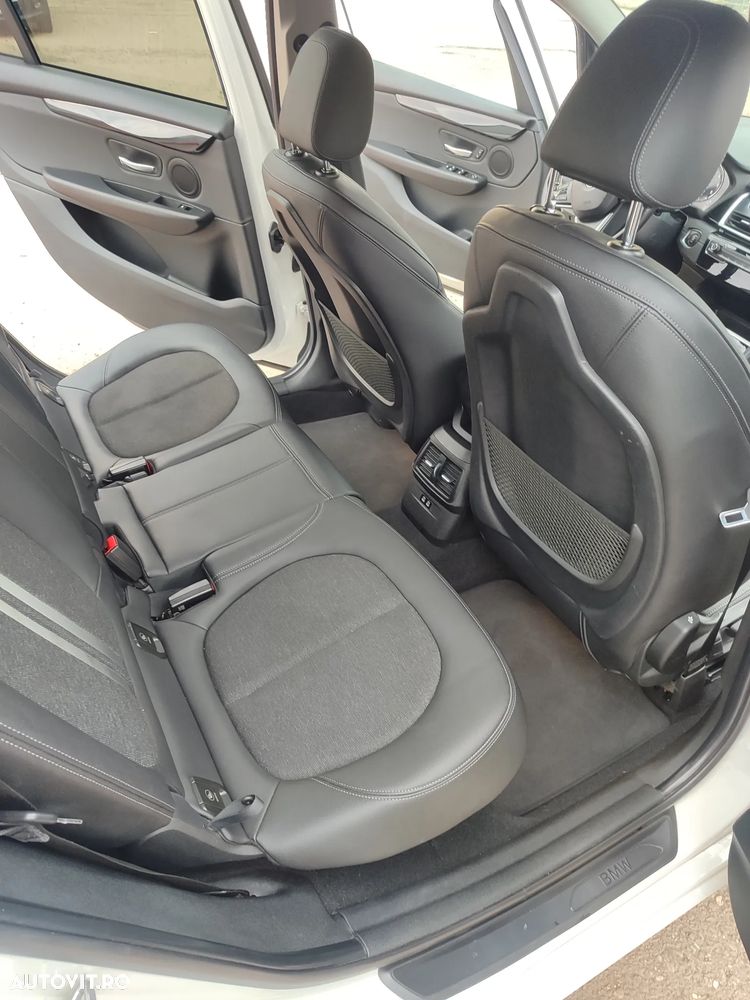 BMW Seria 2 218d xDrive AT - 12