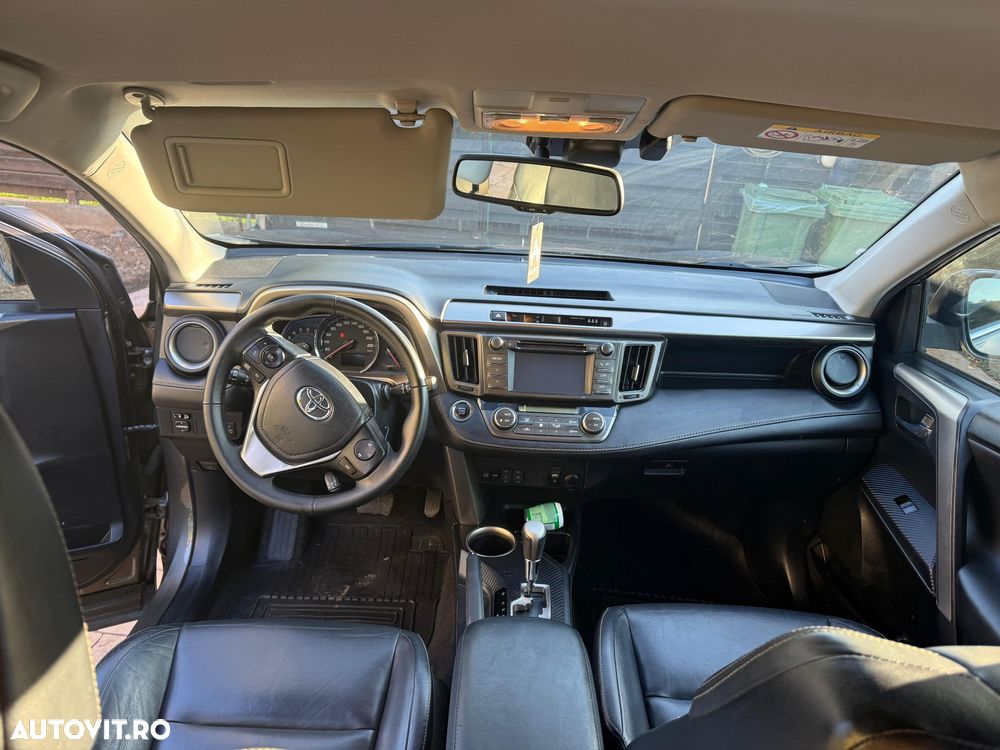 Toyota RAV4 2.2L D-CAT A/T Luxury - 15