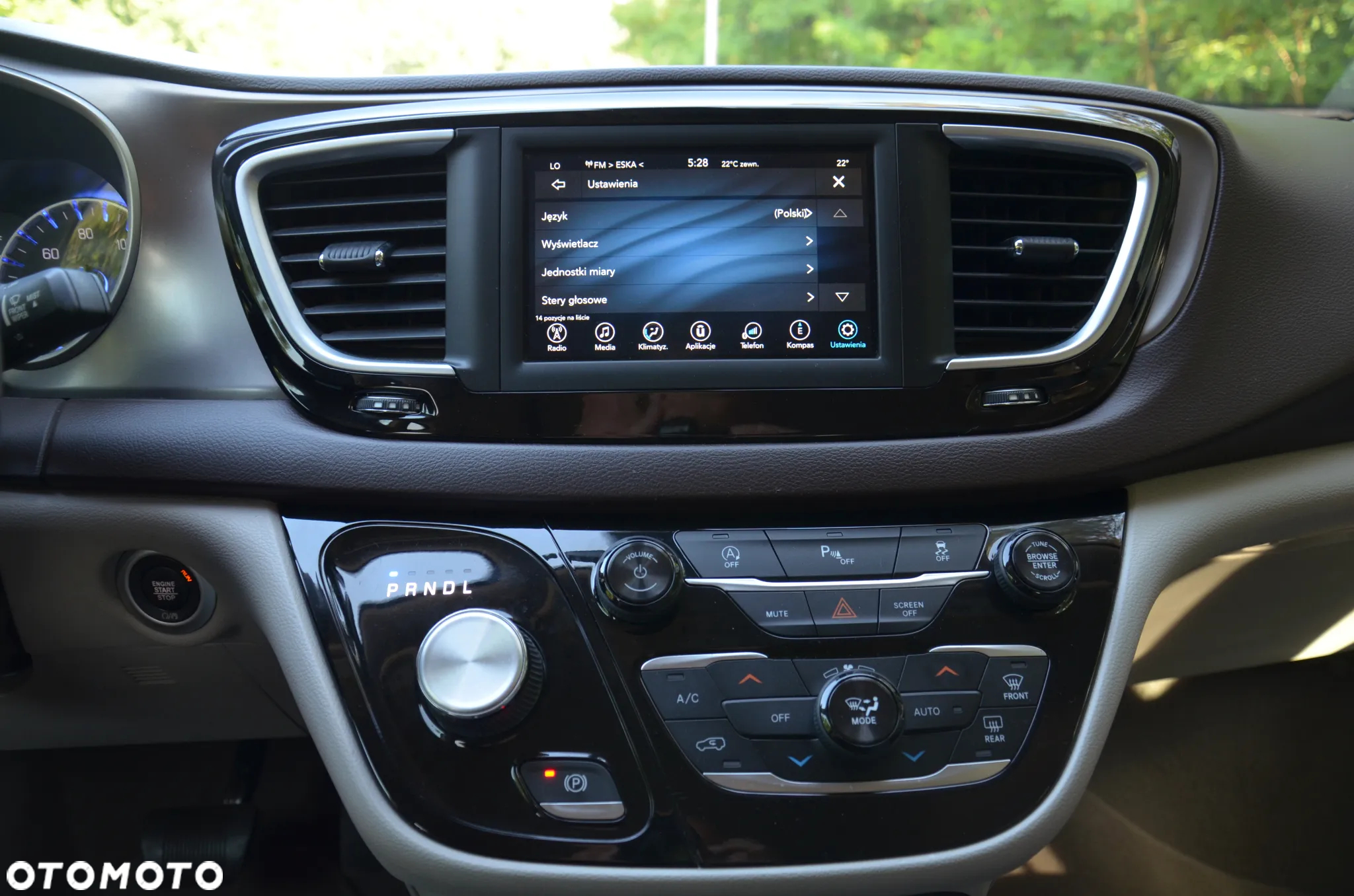 Chrysler Pacifica - 30