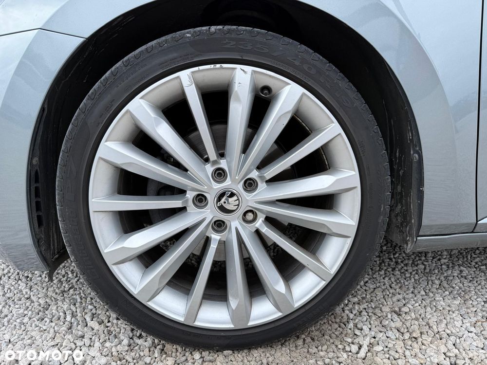 Skoda Superb 2.0 TDI SCR 4x4 Ambition DSG - 11