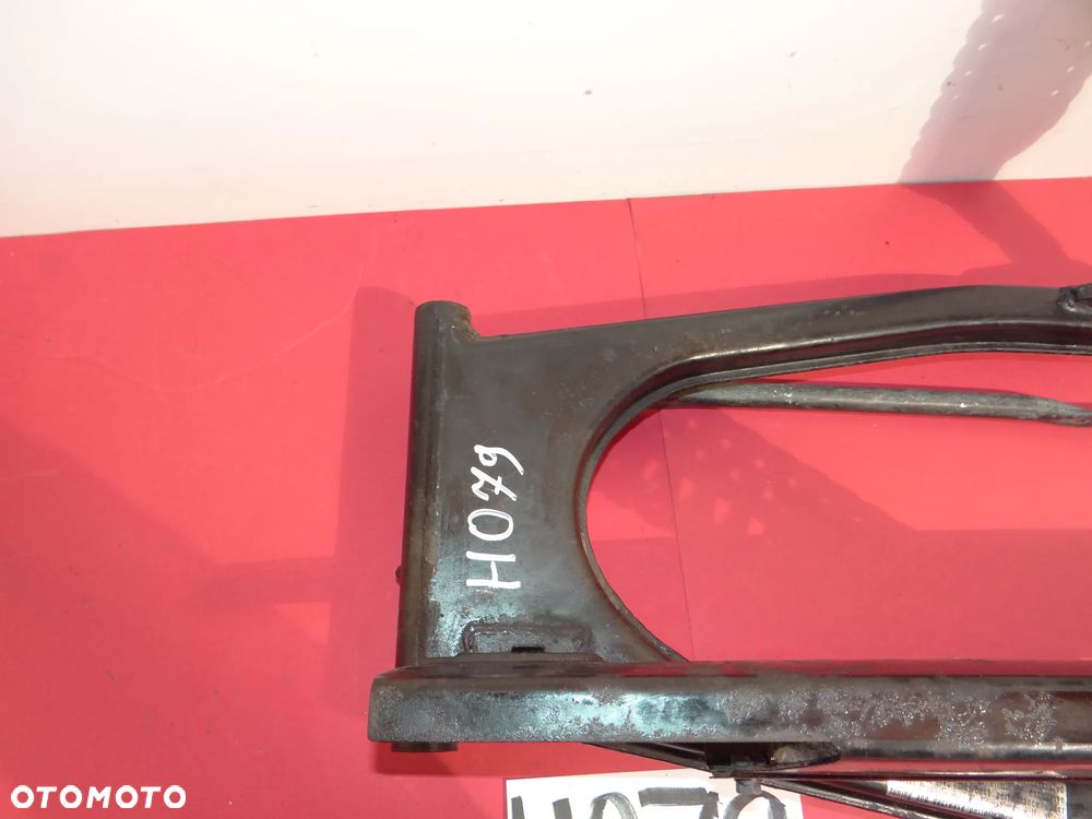 Honda CB750  FOUR WAHACZ  OSŁONA ŁAŃCUCHA AMORTYZATORY H079 - 7