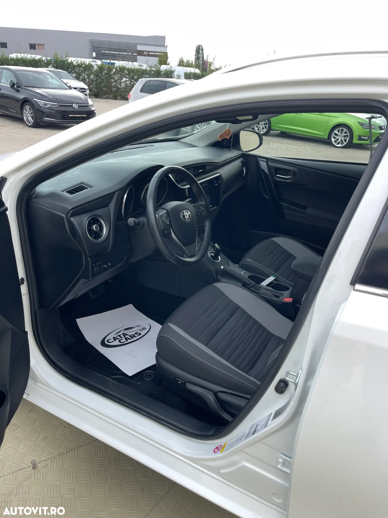 Toyota Auris 1.8 VVT-i Hybrid Automatik Comfort - 27