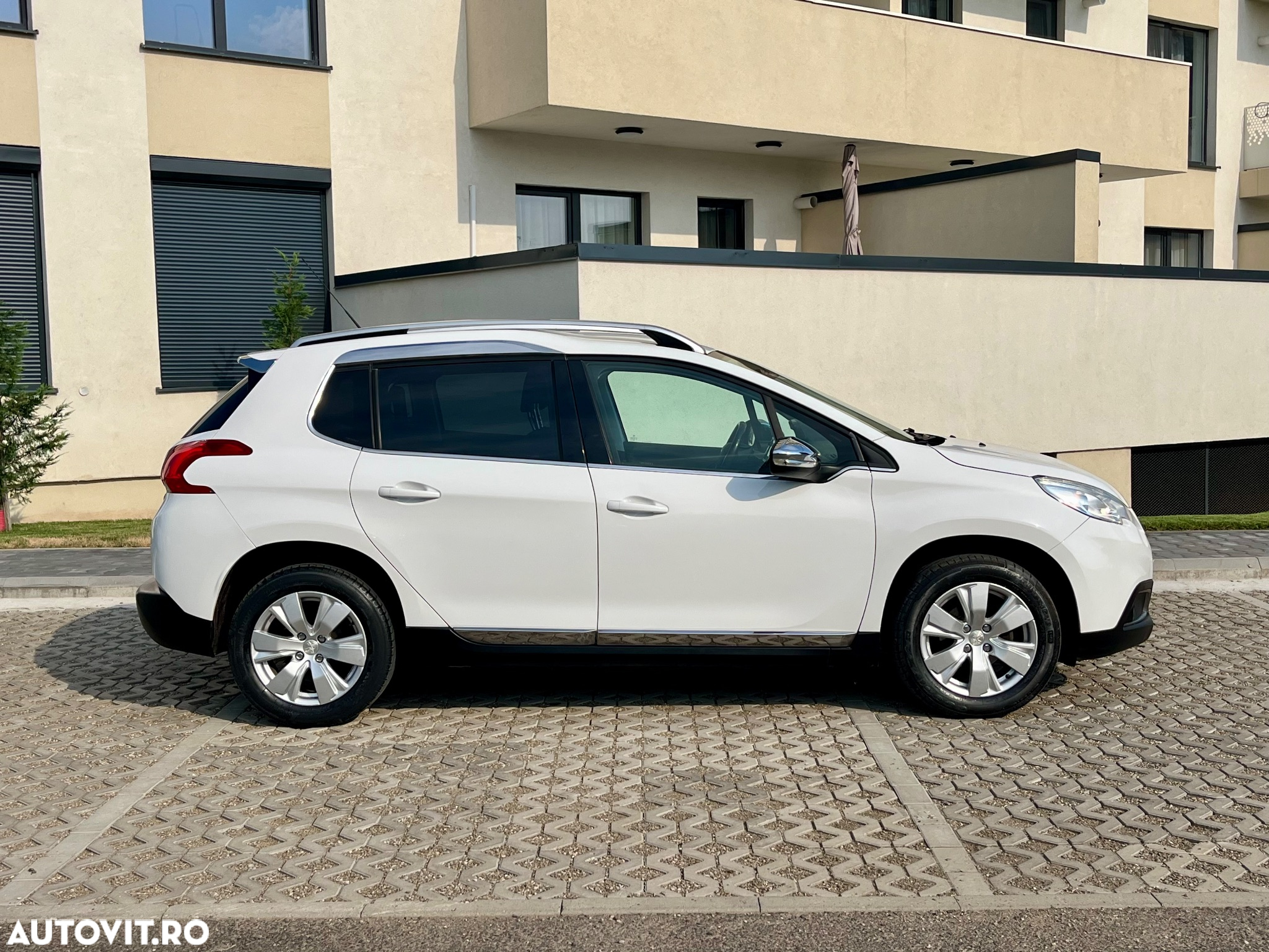 Peugeot 2008 - 10