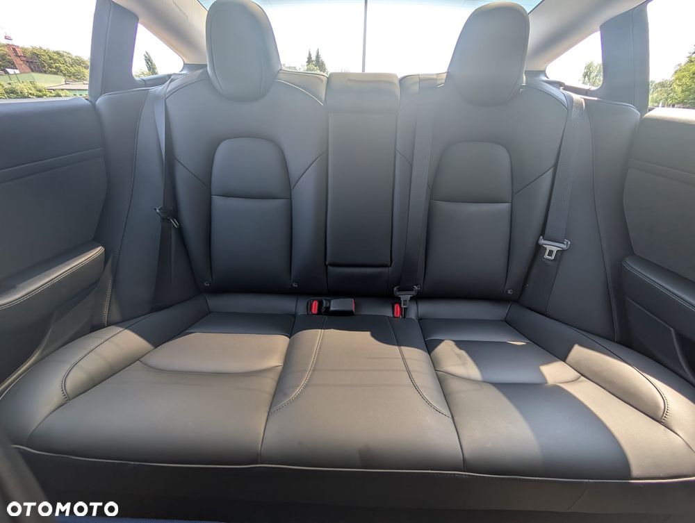 Tesla Model 3 - 21