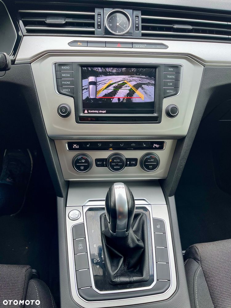 Volkswagen Passat Variant 2.0 TDI SCR DSG BlueMotion Comfortline - 20