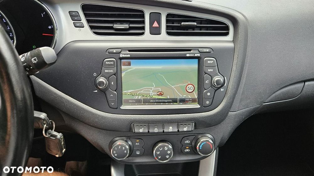Kia Ceed 1.6 CRDi 128 Dream Team Edition - 34