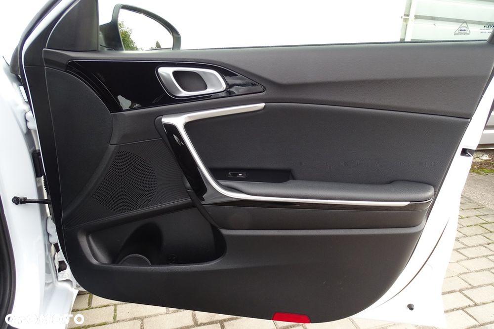 Kia Ceed - 27