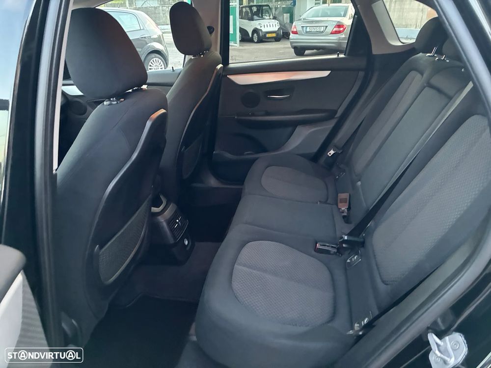 BMW 216 Active Tourer d Luxury Line - 4