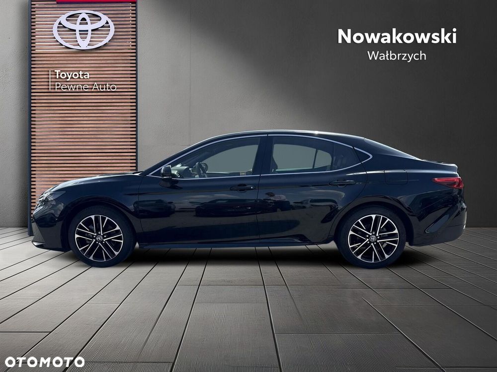 Toyota Camry - 5