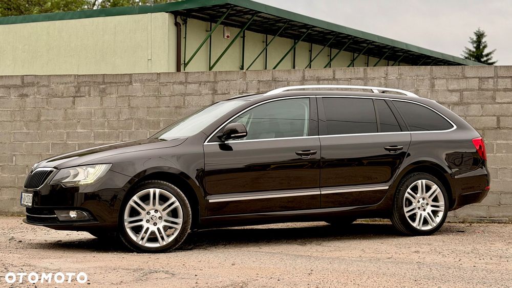 Skoda Superb 2.0 TDI DSG Exclusive - 8