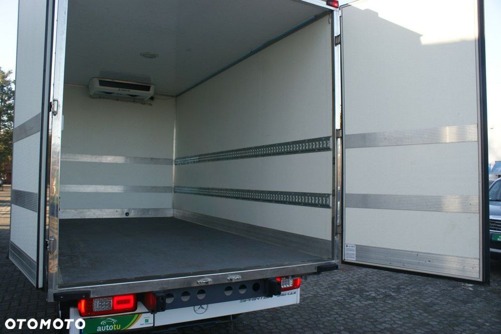 Mercedes-Benz Sprinter - 12