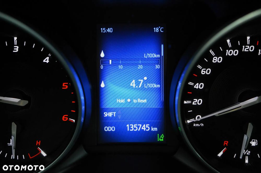 Toyota Avensis 2.0 D-4D Premium - 39