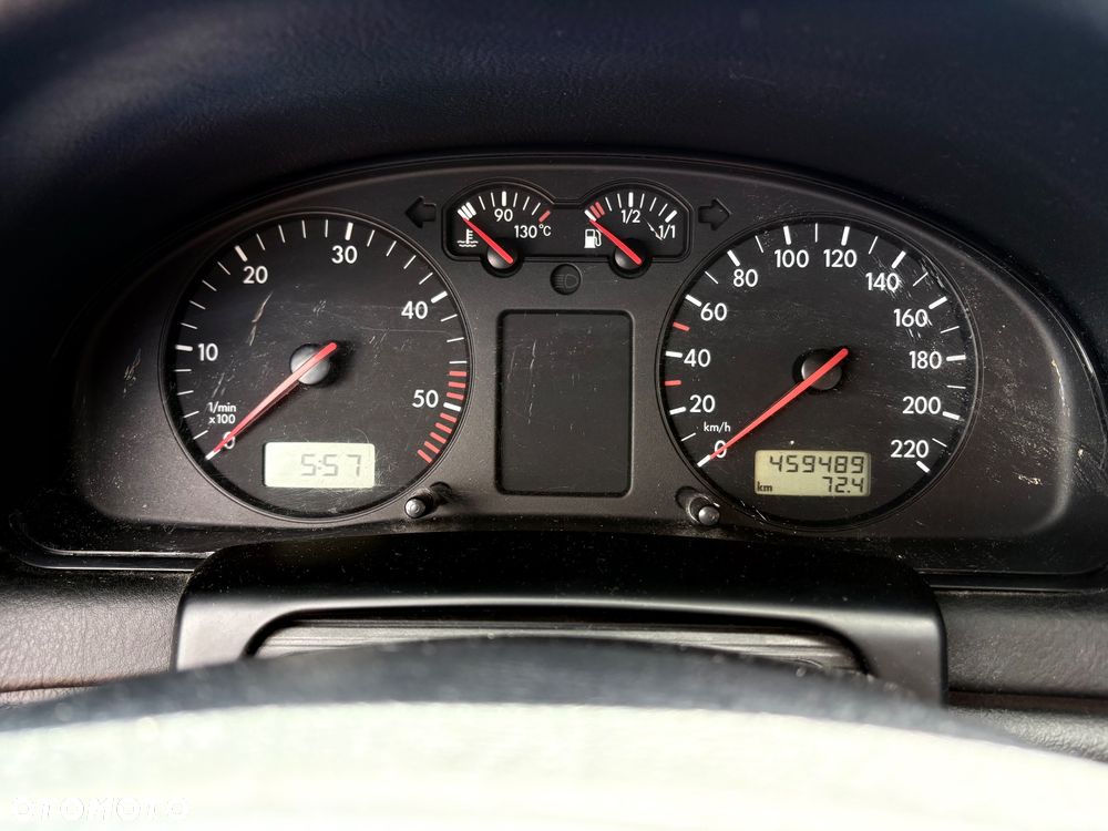 Volkswagen Passat - 17