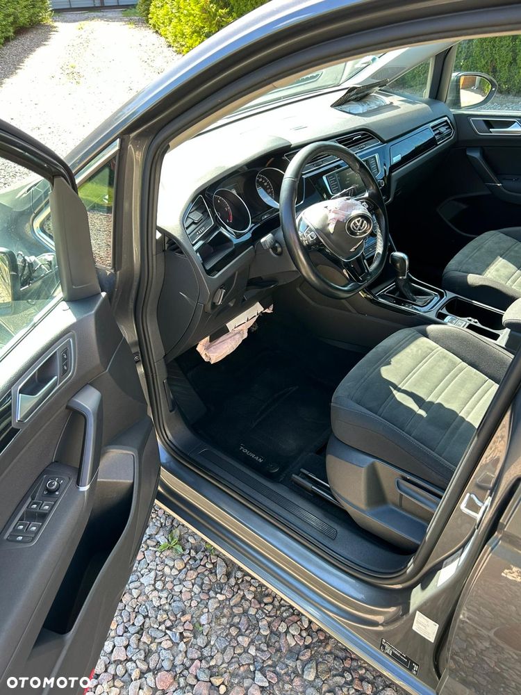 Volkswagen Touran 2.0 TDI SCR DSG ACTIVE - 9