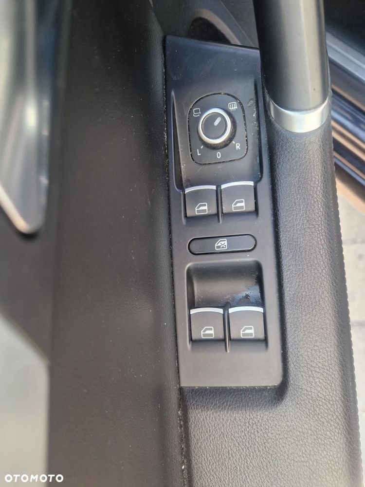 Volkswagen Passat 2.0 TDI 4Mot Highline DSG - 13