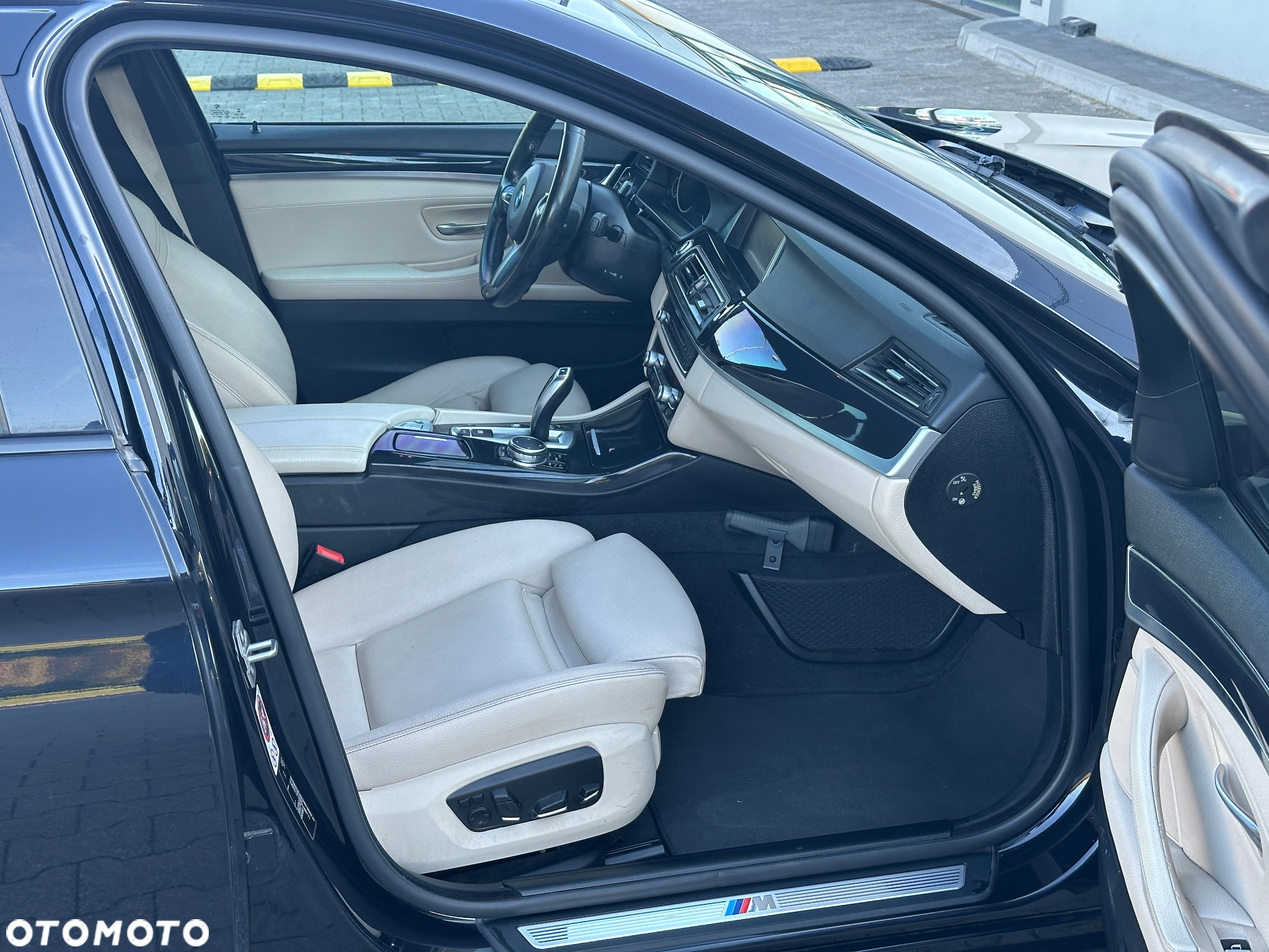 BMW Seria 5 520d Touring M Sport Edition - 17