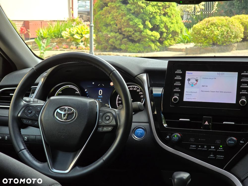 Toyota Camry 2.5 Hybrid Comfort CVT - 18