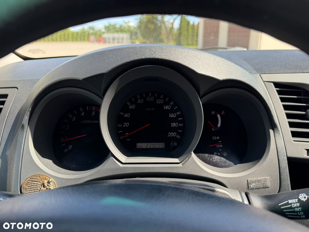 Toyota Hilux 3.0 D-4D Sol - 19